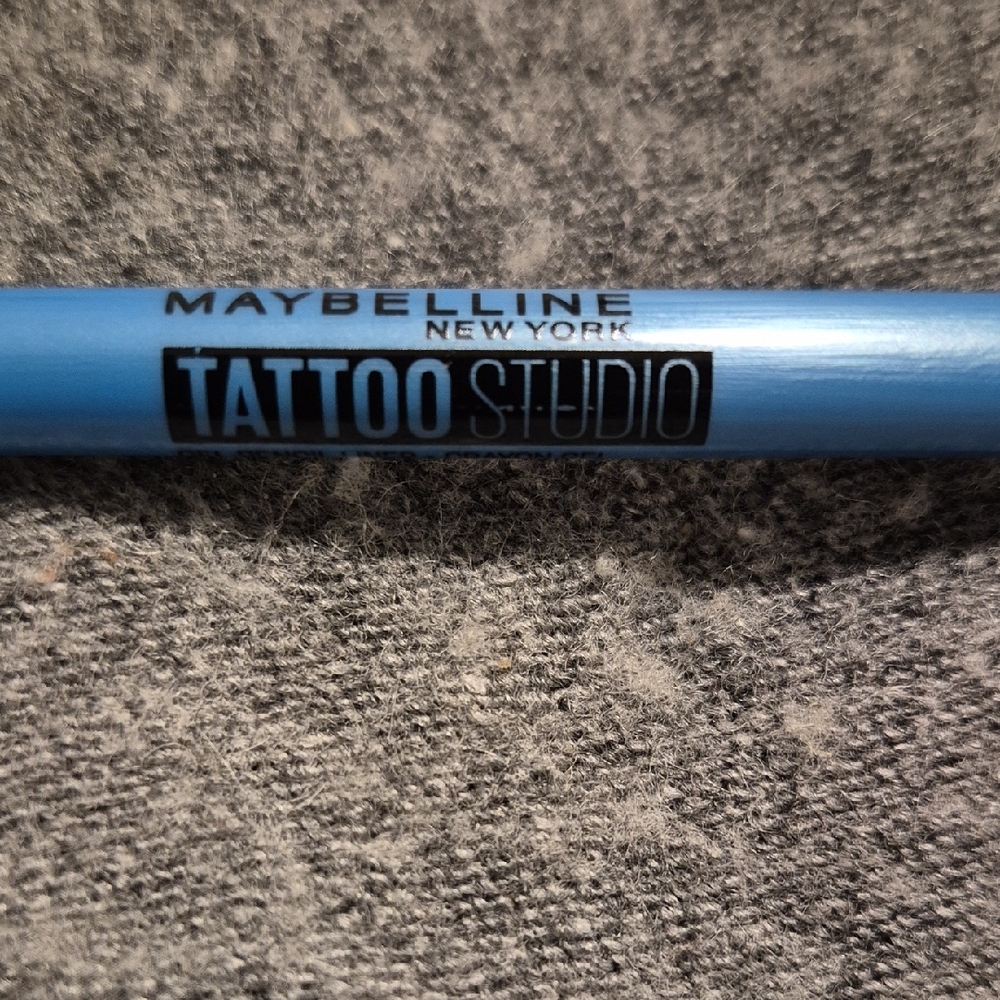 Maybelline Tattoo Studio Eyeliner in Sky Blue